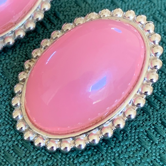 Pink Oval Plastic Gem Earrings Vintage Silver Tone Post Back - Picture 3 of 7